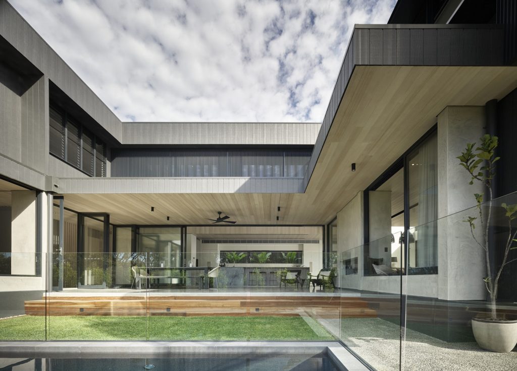 COMPASS CRES FOR TIM DITCHFIELD / DAYNE LAWRIE CONSTRUCTIONS