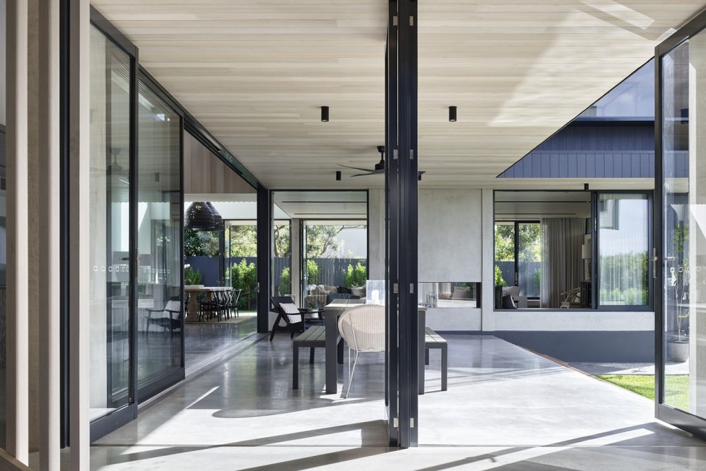 COMPASS CRES FOR TIM DITCHFIELD / DAYNE LAWRIE CONSTRUCTIONS