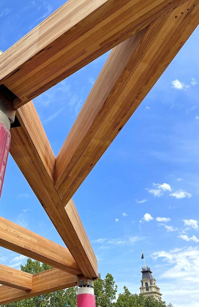 Galkangu Bendigo GovHub during construction. Galkangu Bendigo GovHub during construction featuring MASSLAM (mass timber) columns and beams.