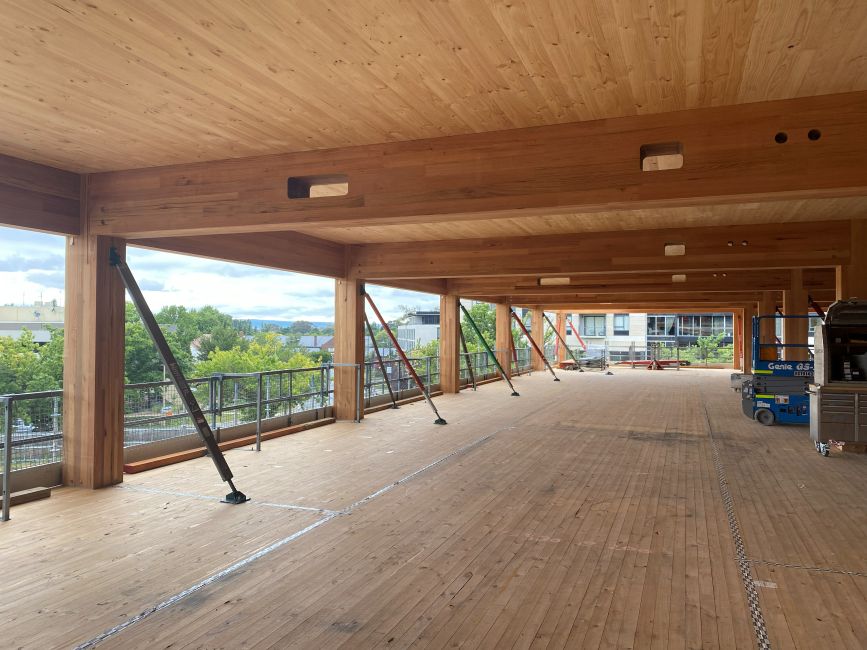 23 National Circuit in Canberra is the Australian capital's first mass timber office building. Featuring MASSLAM from ASH.