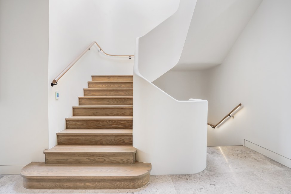 Glacial Oak (American Oak) staircase in Cochran Avenue by Trinity Stairs