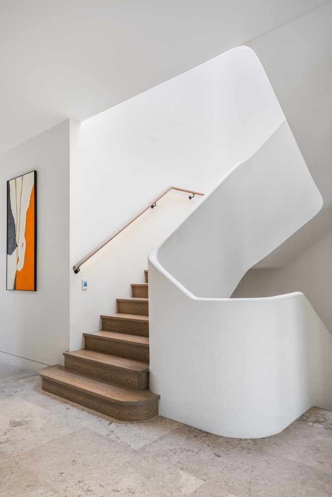 Glacial Oak (American Oak) staircase in Cochran Avenue by Trinity Stairs