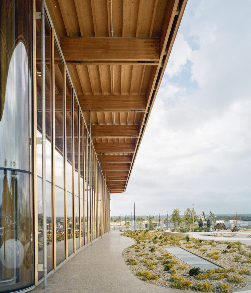 Advanced Manufacturing Readiness Facility First Building in Bradfield, NSW incorporates ASH's glulam mass timber solution, MASSLAM. Photo: Vinchy Wu
