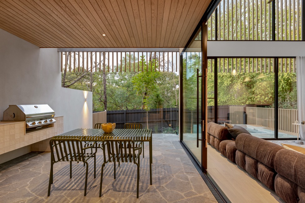 ASH's IronOak used throughout Denman Avenue including as ceiling lining in the outdoor entertaining space. By Nala Design and Orbis Constructions.