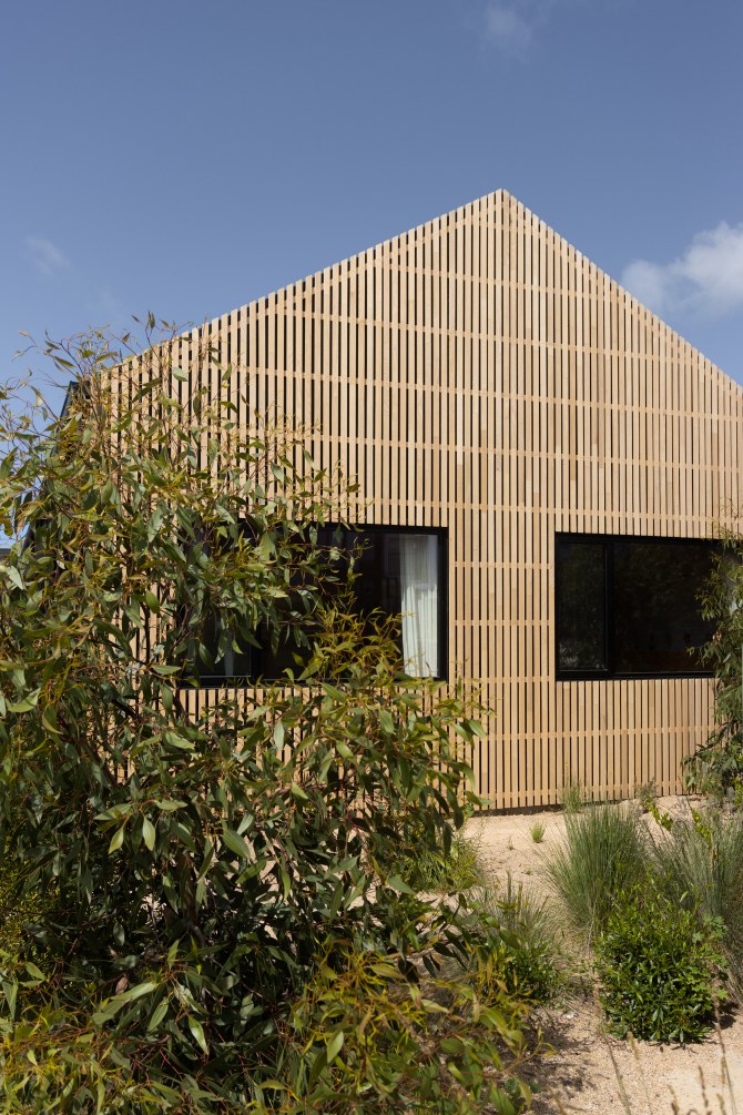 IronOak battens at The Good Day House by Al + Imo