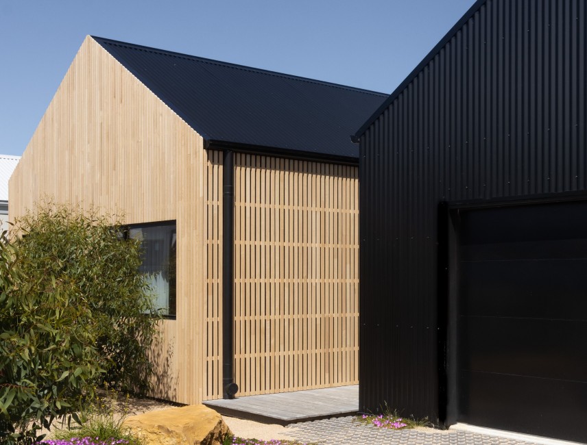 IronOak battens at The Good Day House by Al + Imo