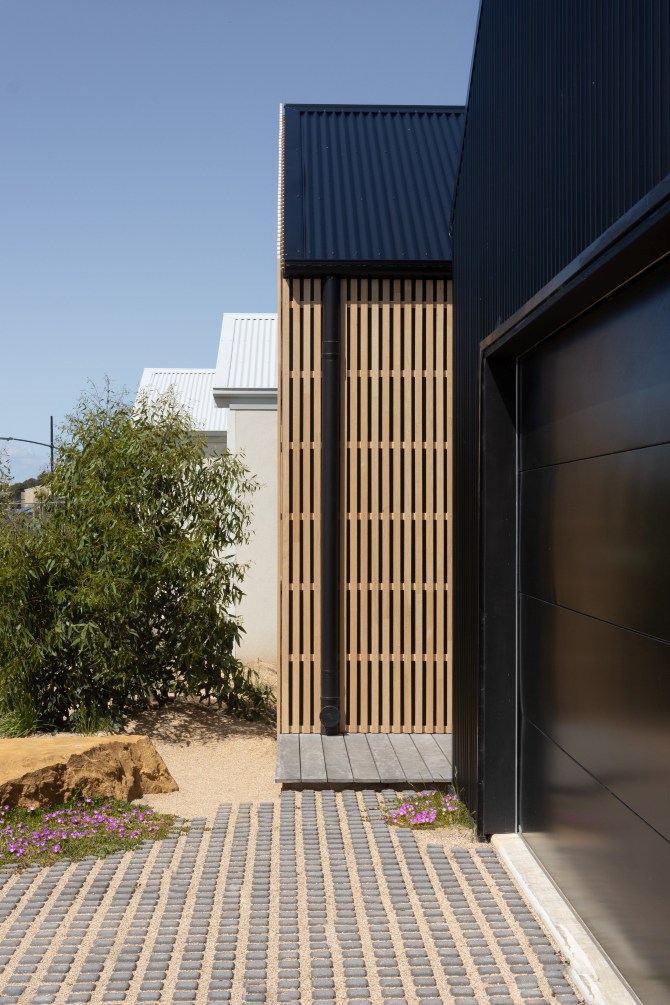 IronOak battens at The Good Day House by Al + Imo