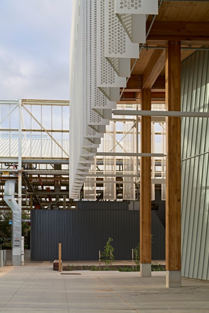 Tonsley Technical College - Factory of the Future is SA's first glulam and CLT building. Featuring ASH's MASSLAM columns and beams throughout.